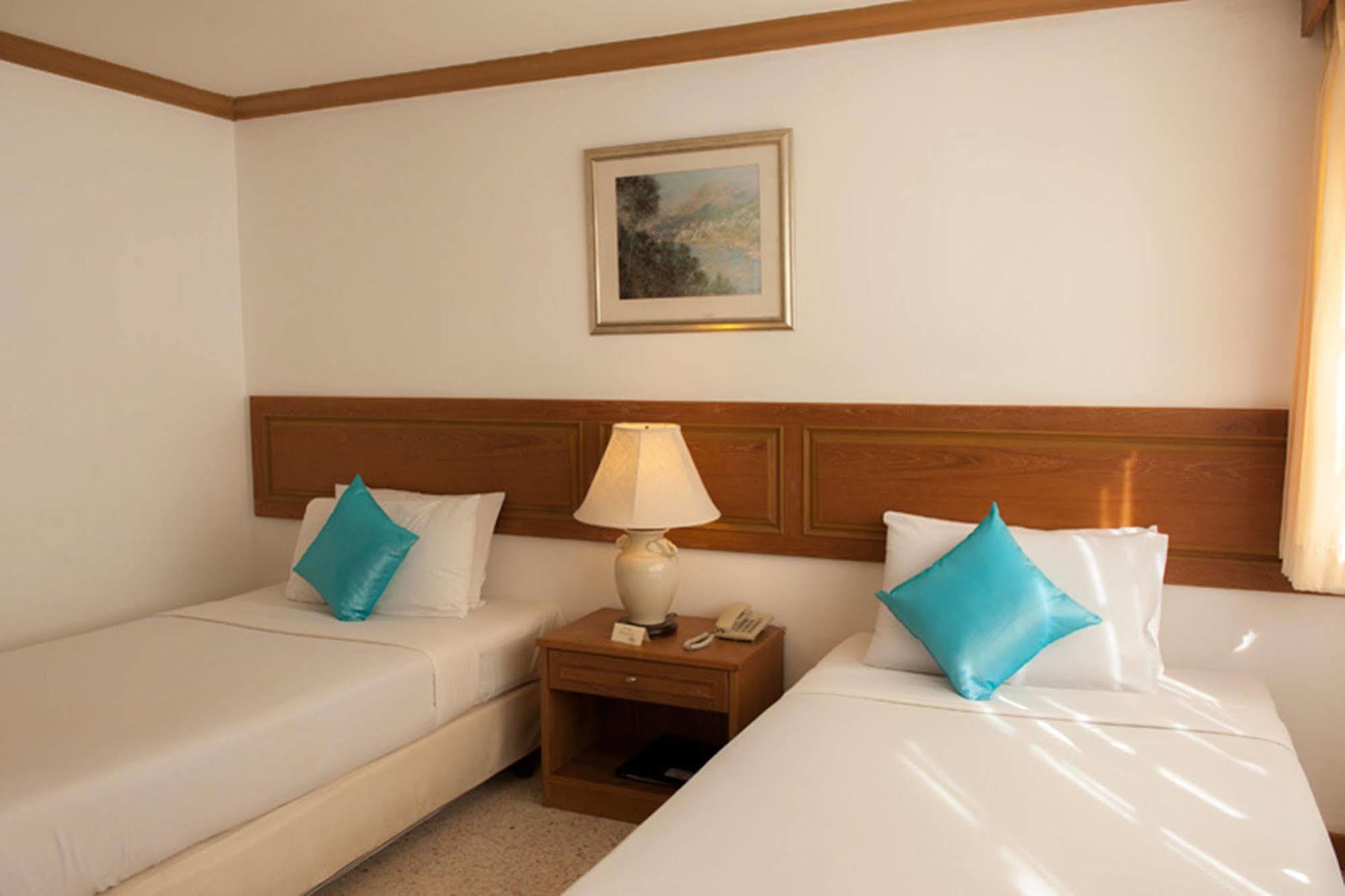 Lido Beach Hotel Паттайя Экстерьер фото